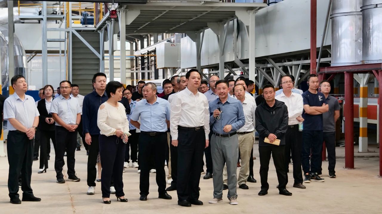 全市建陶產業數字化轉型和設備更新升級現場推進會召開